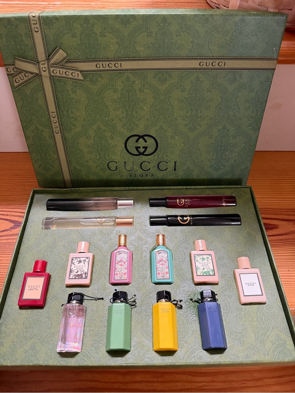Gucci Perfume Set 14 Pieces 10 Mini & 4 Perfume Roller Set